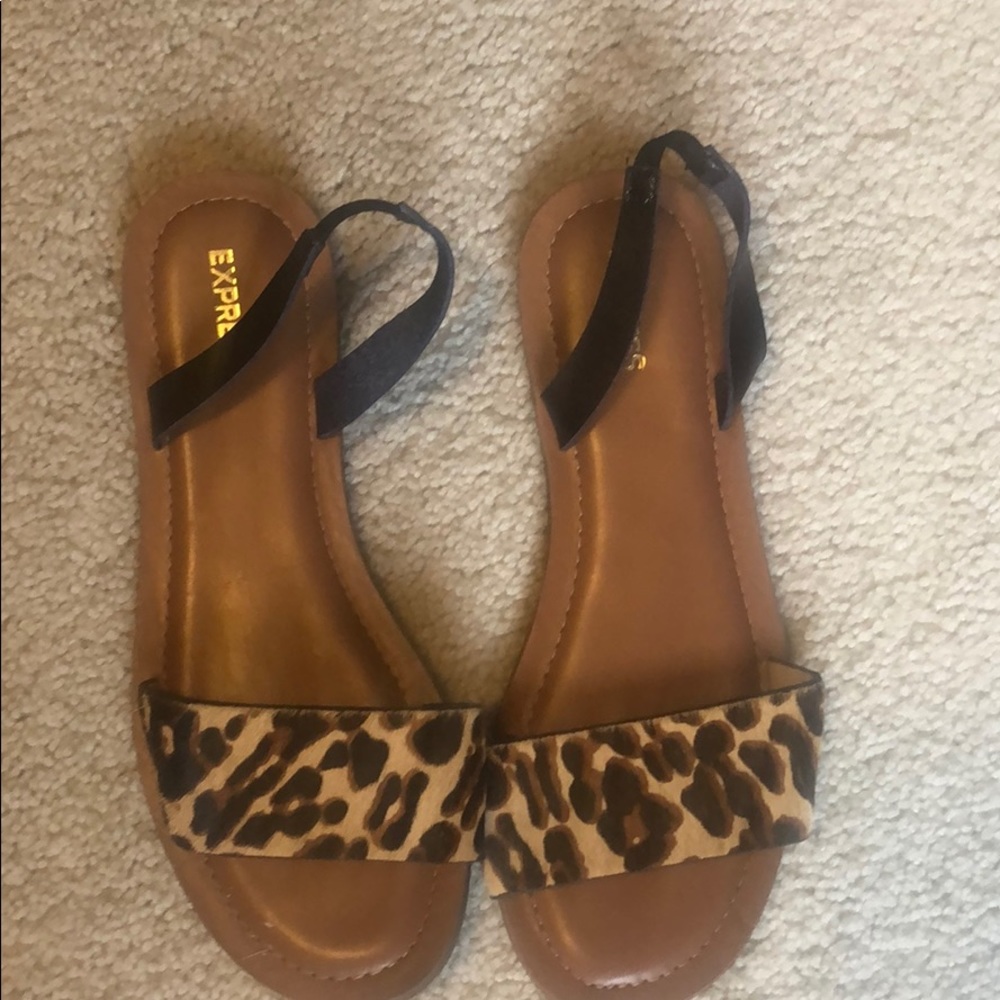 Express leopard sandal